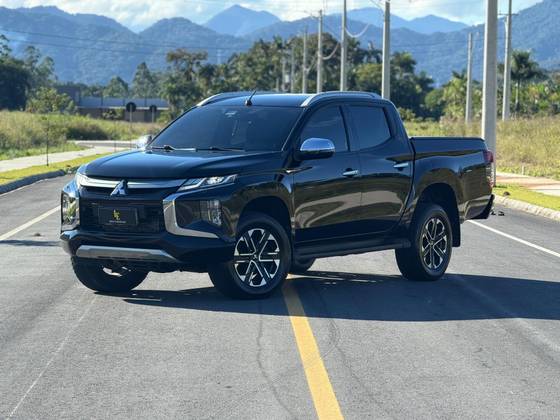MITSUBISHI L200 TRITON 2.4 16V TURBO DIESEL SPORT HPE-S CD 4P 4X4 AUTOMÁTICO